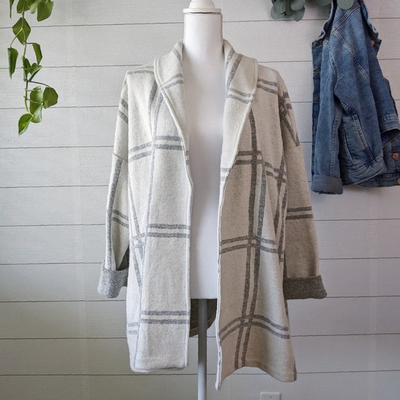 Adrienne Vittadini Sweaters - Adrienne Vittadini Oversize Plaid Cardigan Size M